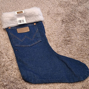 NWT Wrangler Denim Christmas Stocking Sherpa Top Blue Jean Pocket Country Cowboy